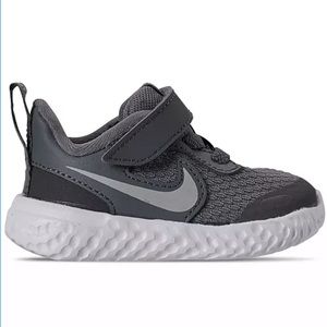 Little Kids Revolution 5 Sneakers